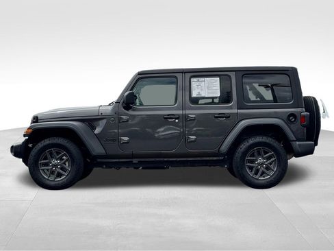 Used 2024 Jeep Wrangler Unlimited Sport AWD/4WD image 4