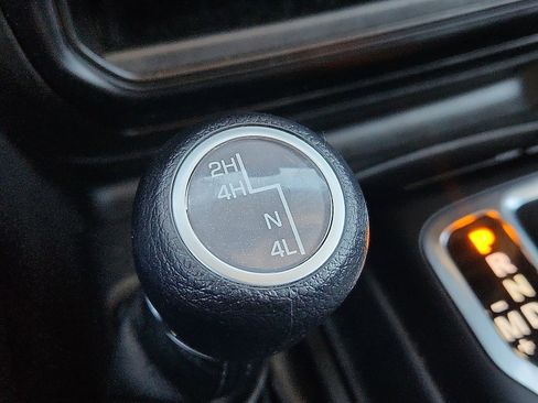 Used 2023 Jeep Gladiator Sport image 21