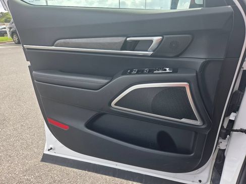 Used 2025 Kia Telluride AWD image 25