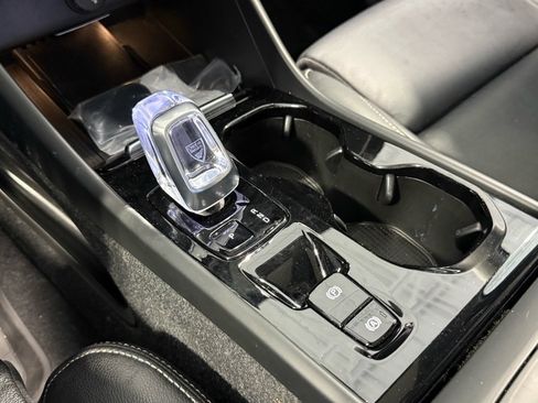 Used 2023 Volvo XC40 B5 Plus w/ Protection Package Premier image 16