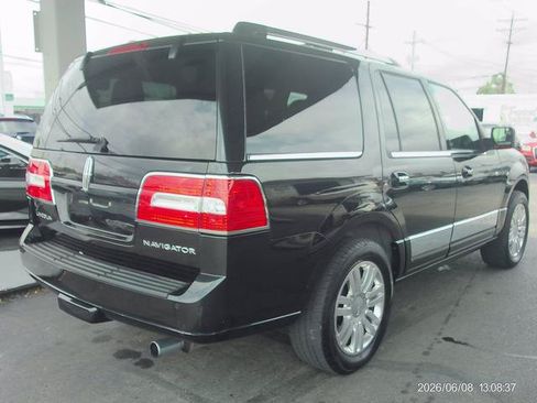 Used 2014 Lincoln Navigator 4WD image 3