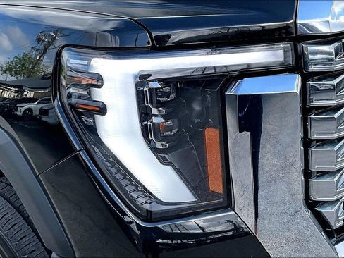 Used 2024 GMC Sierra 2500 Denali w/ Denali Reserve Package image 40