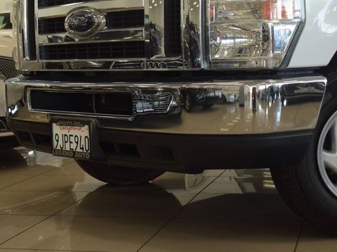 Used 2014 Ford E-350 and Econoline 350 XLT RWD image 16