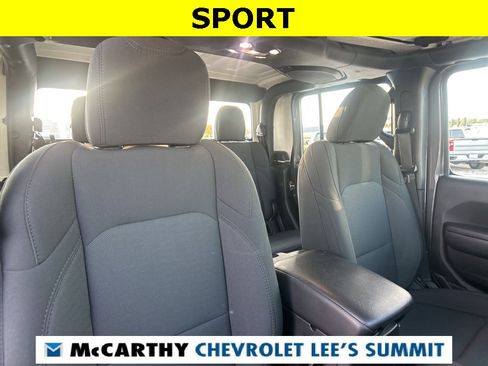 Used 2021 Jeep Gladiator Sport image 45