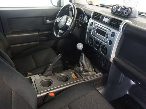 Used 2012 Toyota FJ Cruiser 4WD w/ Convenience Pkg image 18