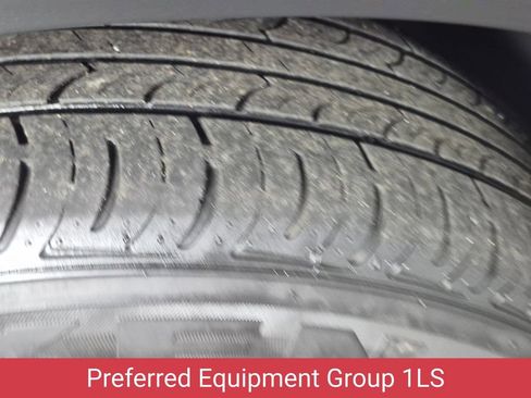 Certified 2024 Chevrolet Trax LS w/ LS Convenience Package FWD image 9
