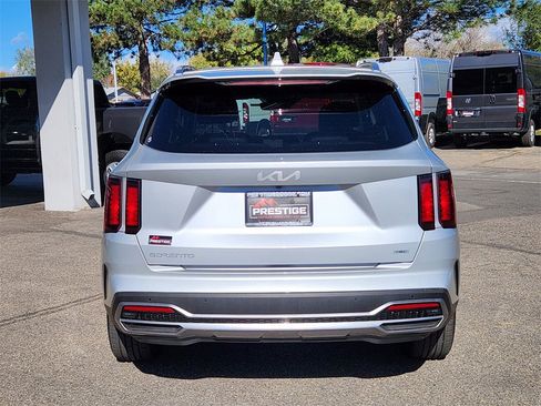 Used 2024 Kia Sorento EX image 13