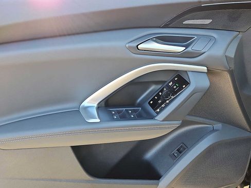 Used 2025 Audi Q5 Premium Plus w/ Premium Plus image 10