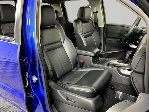 Used 2025 Nissan Frontier SL AWD/4WD image 30