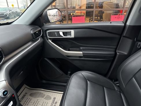 Used 2022 Ford Explorer XLT w/ Equipment Group 202A image 62