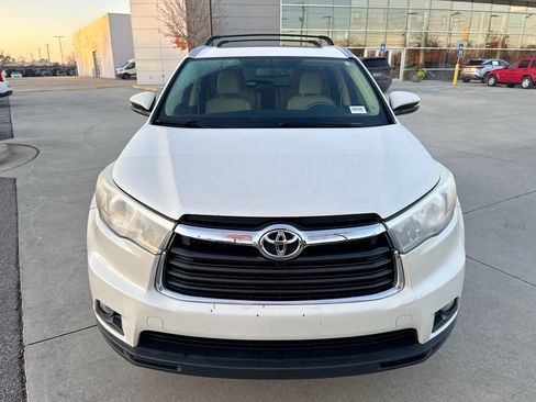 Used 2016 Toyota Highlander XLE image 4