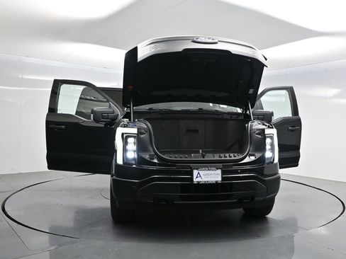 Used 2025 Ford F150 Lightning XLT AWD/4WD image 35