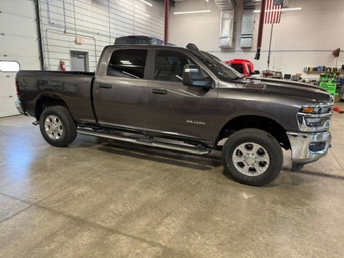 Used 2025 RAM 2500 Big Horn AWD/4WD image 5