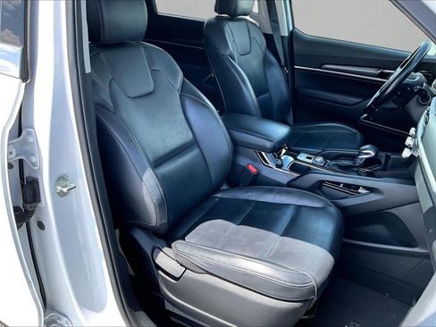 Used 2021 Kia Telluride LX FWD image 9