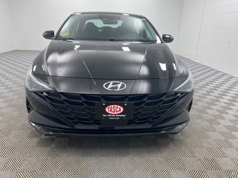Used 2023 Hyundai Elantra SEL w/ Convenience Package image 3