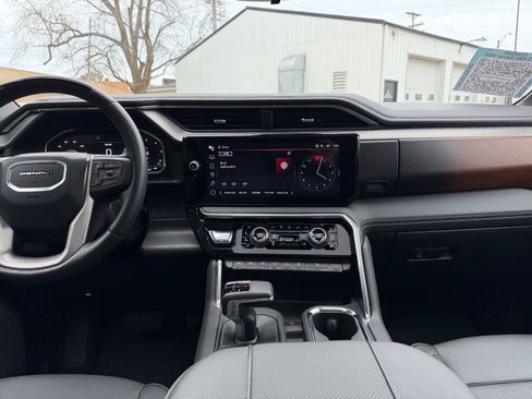 Used 2025 GMC Sierra 1500 Denali image 18