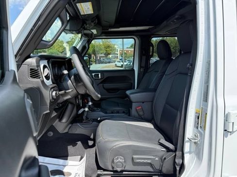 Used 2025 Jeep Wrangler Unlimited Sport AWD/4WD image 13