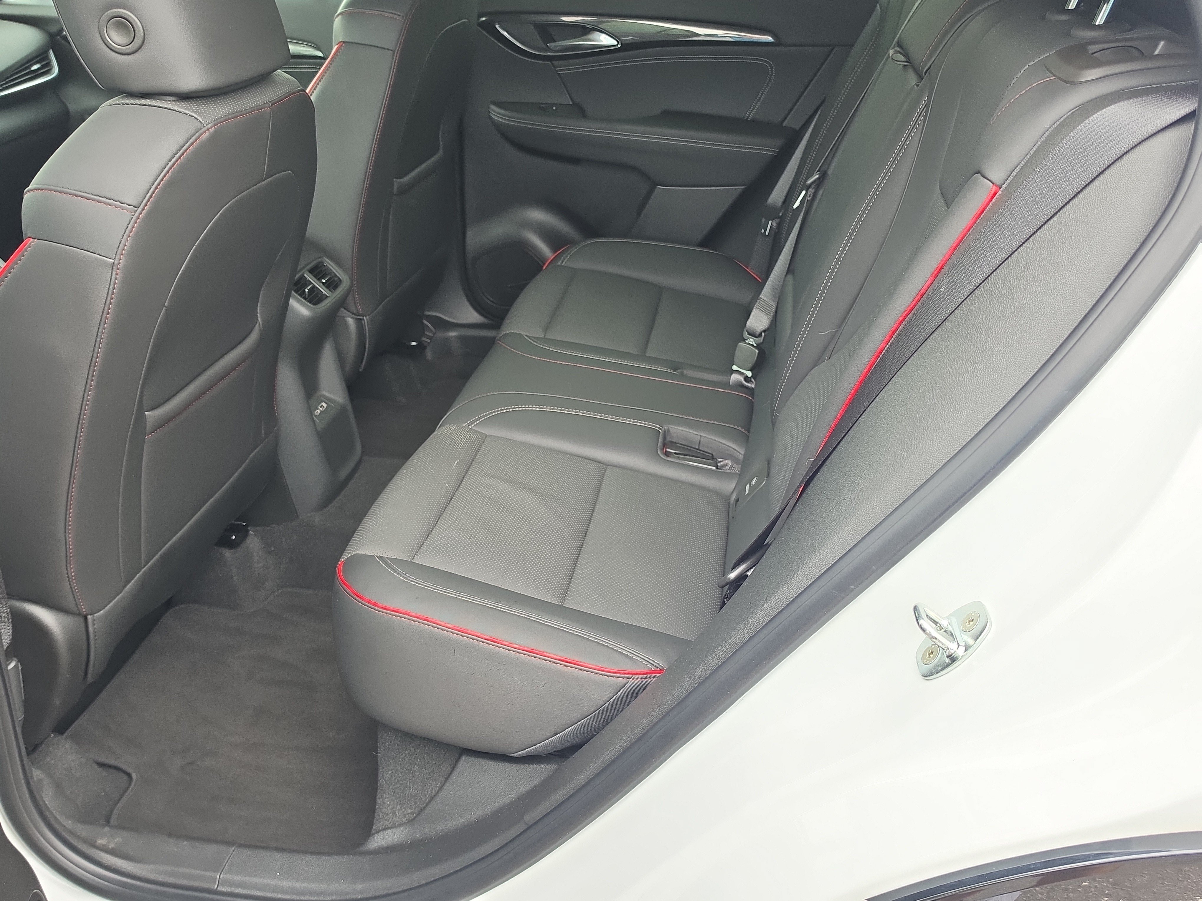 Used 2023 Buick Envision Essence w/ Sport Touring Package FWD image 17