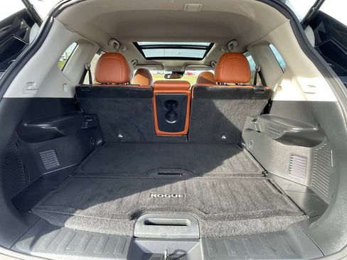 Used 2019 Nissan Rogue SL w/ Premium Package image 17