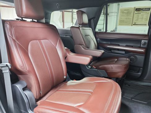 Used 2022 Ford Expedition Limited RWD image 50