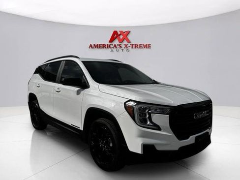 Used 2022 GMC Terrain SLE w/ Driver Convenience Package FWD image 7