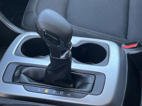 Used 2022 Chevrolet Colorado LT w/ Fleet Safety Package image 15