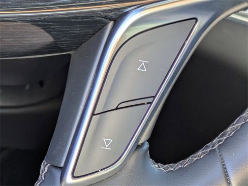 Used 2025 Cadillac XT5 Premium Luxury image 23