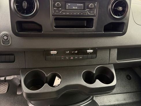 Used 2019 Mercedes-Benz Sprinter 170 image 13