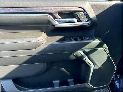 Used 2024 Chevrolet Silverado 2500 LTZ image 8