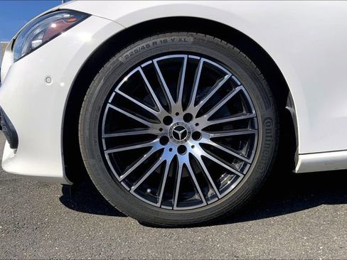 Used 2023 Mercedes-Benz C 300 4MATIC Sedan image 5