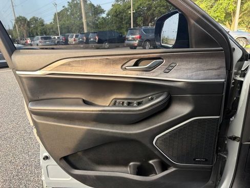 Used 2021 Jeep Grand Cherokee L Limited RWD image 9