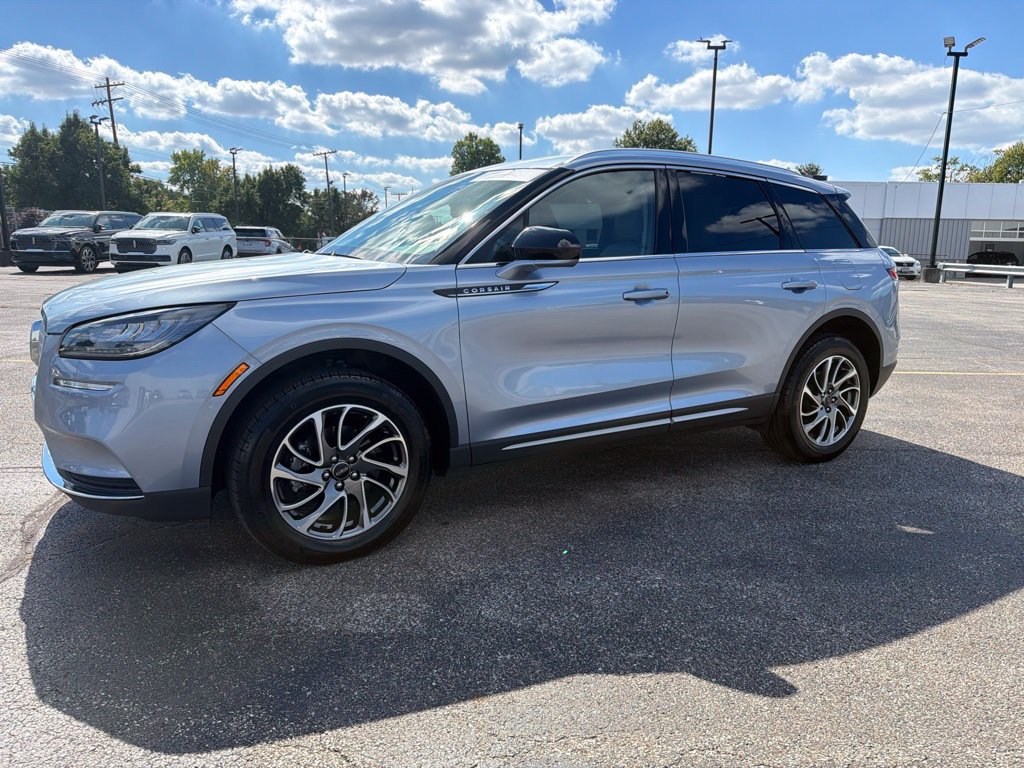 Used 2022 Lincoln Corsair AWD w/ Equipment Group 101A image 4