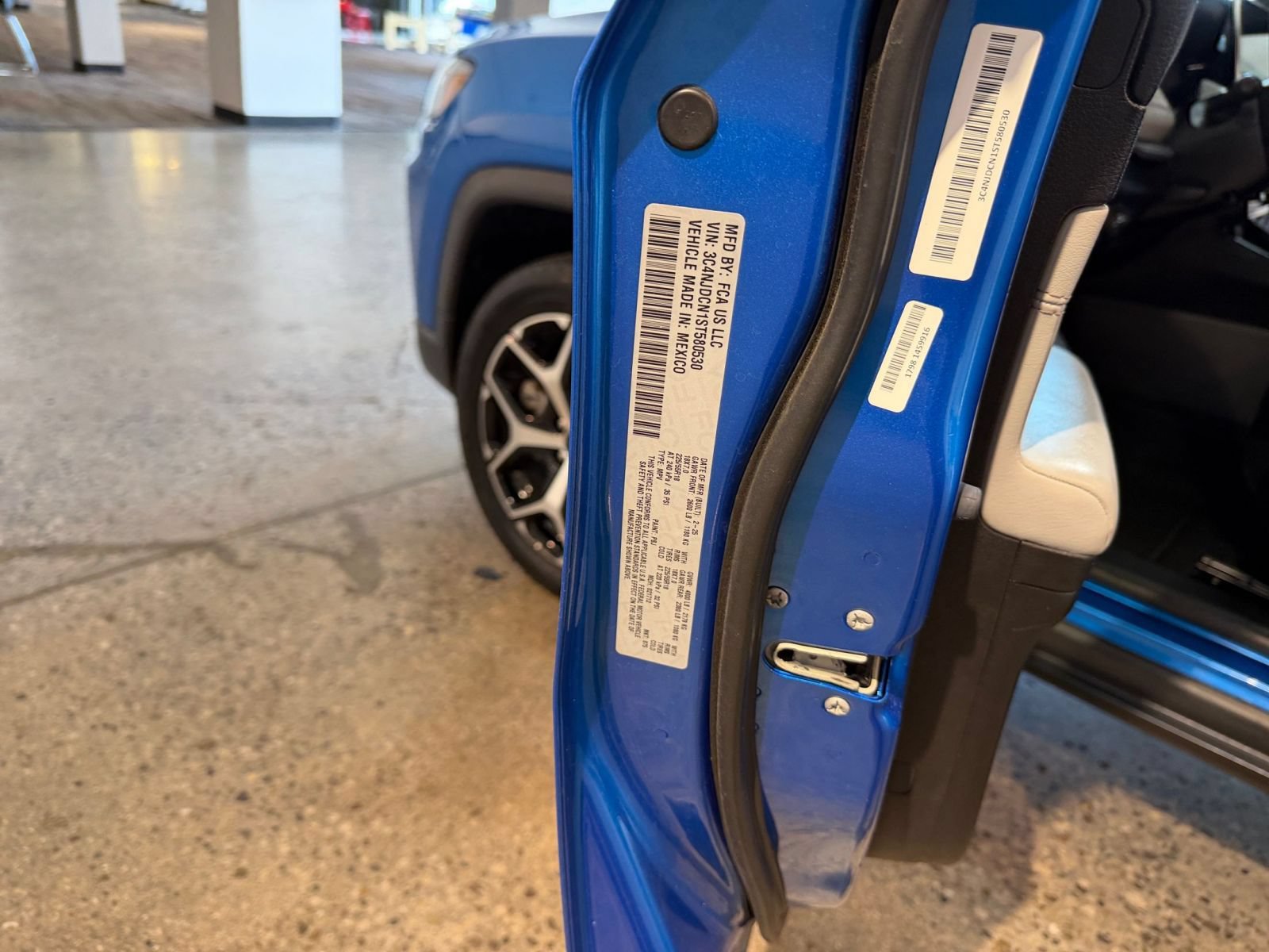 Used 2025 Jeep Compass Limited AWD/4WD image 28