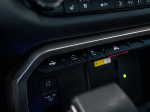 Used 2024 Toyota Tundra Limited image 31