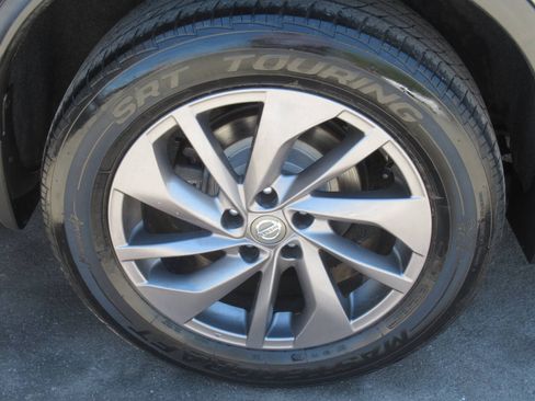 Used 2016 Nissan Rogue SL w/ SL Premium Package AWD/4WD image 7