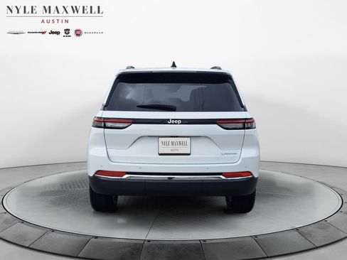 New 2025 Jeep Grand Cherokee Laredo w/ MOPAR Finishing Package image 15