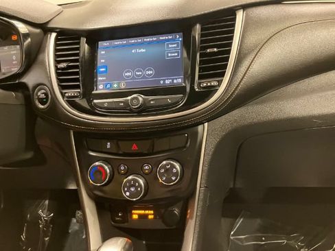 Used 2018 Chevrolet Trax LT w/ LT Convenience Package AWD/4WD image 25