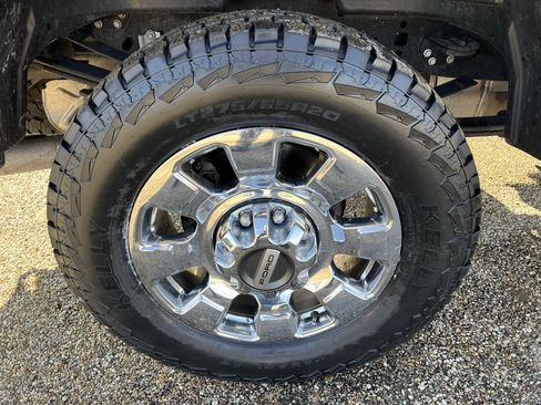 Used 2023 Ford F250 Lariat w/ Chrome Package image 21