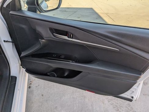 Used 2025 Toyota Camry LE FWD image 32