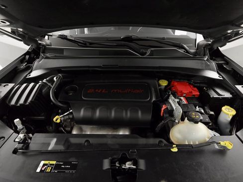 Used 2020 Jeep Compass Limited image 35