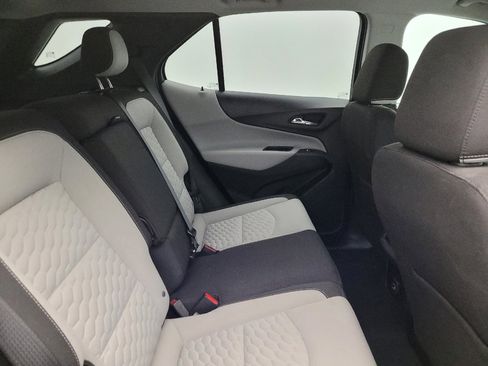 Used 2021 Chevrolet Equinox LS image 19