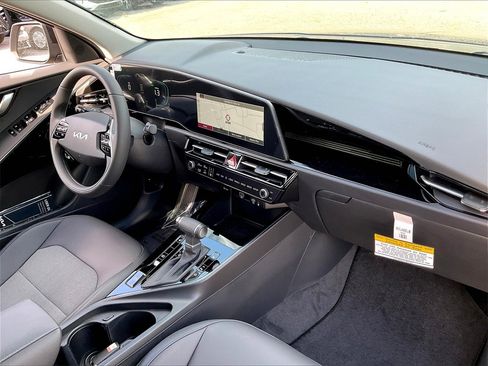 New 2025 Kia Niro EX image 10