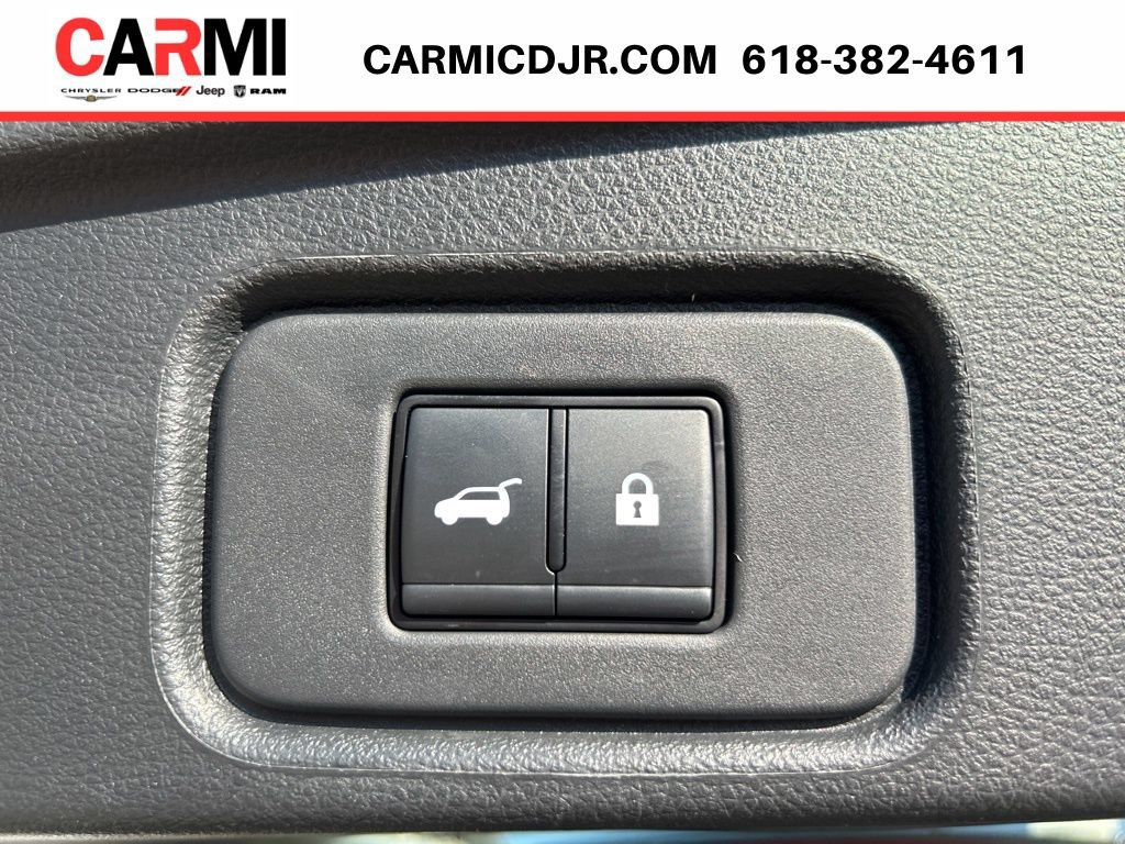 Used 2023 Nissan Pathfinder SL AWD/4WD image 37
