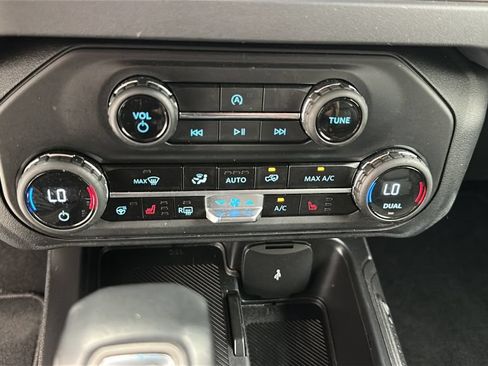 Used 2025 Ford Bronco Outer Banks AWD/4WD image 17
