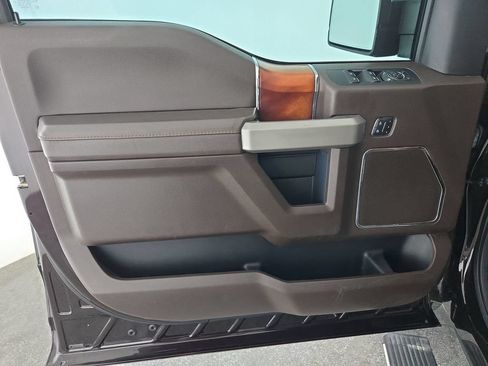 Used 2018 Ford F150 King Ranch w/ Equipment Group 601A Luxury AWD/4WD image 28