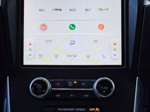 Used 2024 Ford Edge Titanium image 24