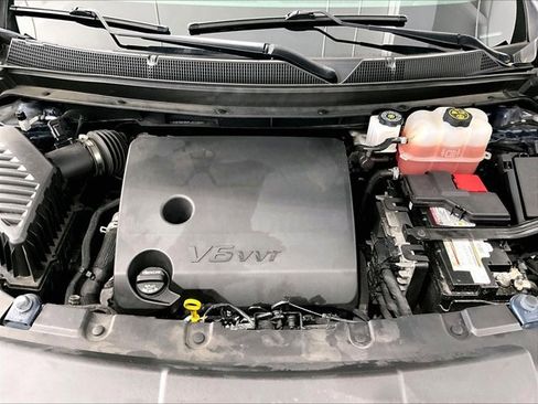 Used 2023 Chevrolet Traverse LT image 11