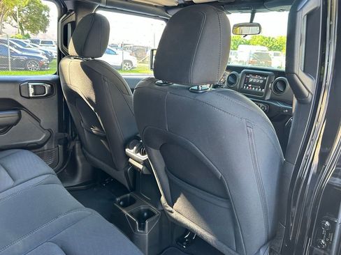 Certified 2022 Jeep Wrangler Unlimited Sport image 38