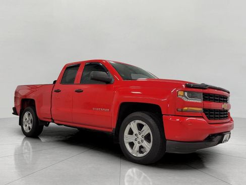 Used 2017 Chevrolet Silverado 1500 Custom w/ Custom Convenience Package AWD/4WD image 1