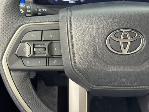 Used 2025 Toyota Tacoma TRD Off-Road image 20